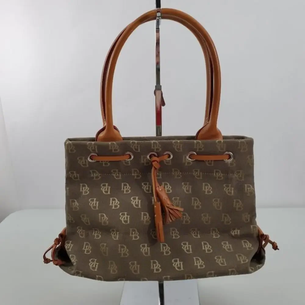 Dooney & Bourke Shoulder‎ Bag Purse Signature Logo